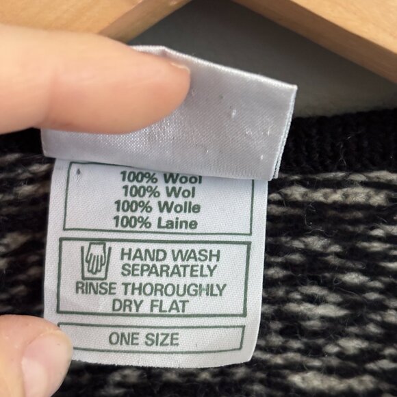 Gorgeous Laura Ashley Fair Isle Knit Cardigan - Picture 5 of 14